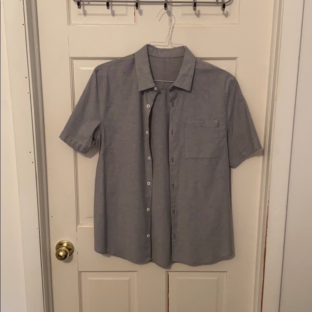 Lululemon short sleeve shirt